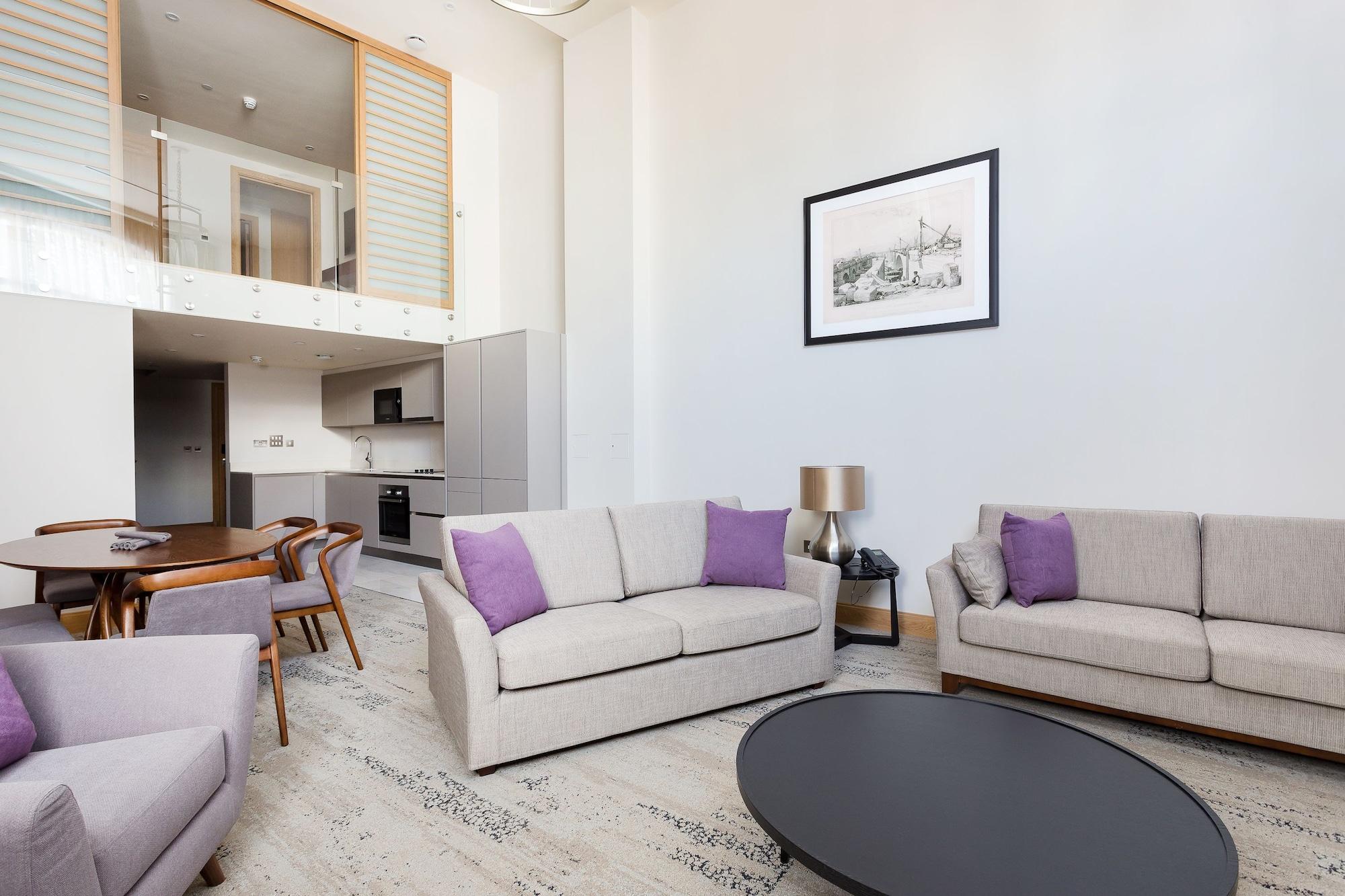 Sanctum International Belsize * Londra